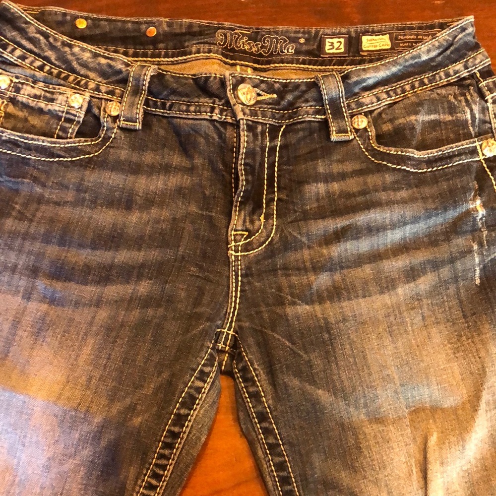 Miss Me cropped Signature Cuffed Capri Jean